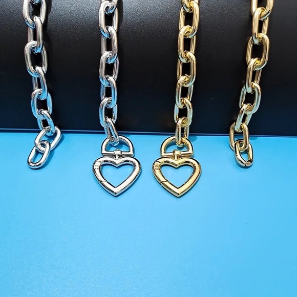 Zara Openable Heart Carabine Gold Chain Chocker Necklace Zara Logo Charm - Picture 7 of 16